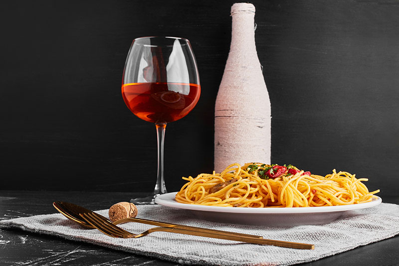 Maridaje de vinos italianos con platos tradicionales